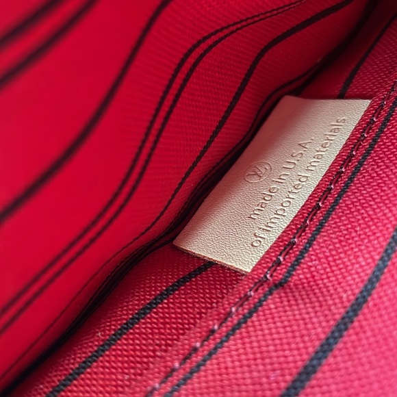 Authentic 💯! Louis Vuitton MM pouch - Picture 8 of 12